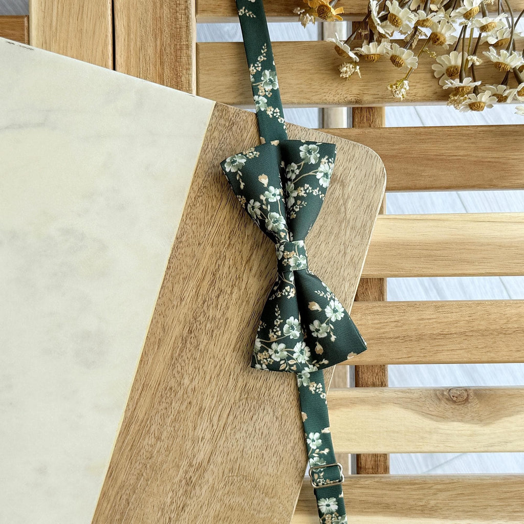 Dark Green Floral Skinny Tie: Rustic Wedding Groomsmen Gift