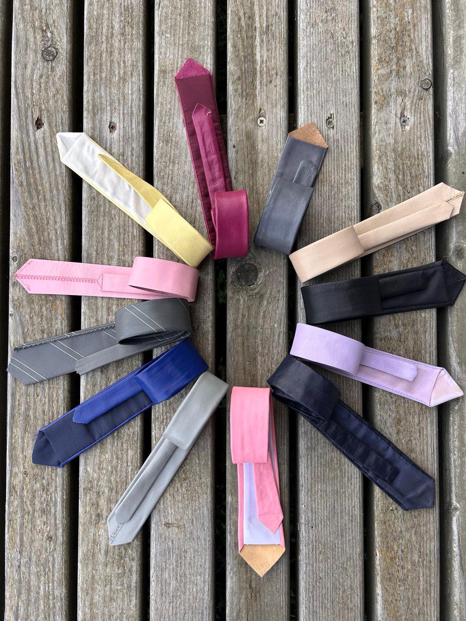 Vtg Skinny Leather Ties